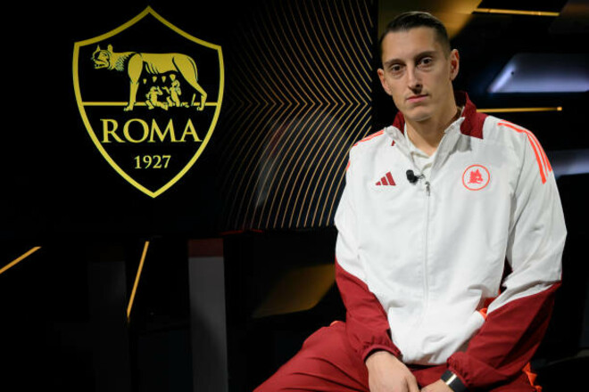 ОФІЦІЙНО. Від Маліновського до Довбика. Рома підписала голкіпера