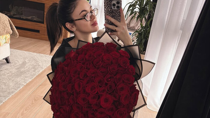 ФОТО. Лунін задаровує кохану дружину. Останній подарунок її вразив