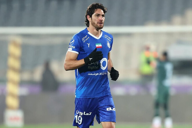 Экс-форвард Шахтера и Карпат расторг контракт с клубом из Ирана