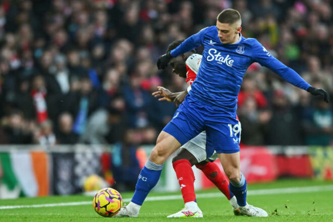 Миколенко на месте. Известны стартовые составы на матч Брайтон – Эвертон