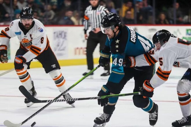 Артур Чолач принес победу Монстрам в ECHL