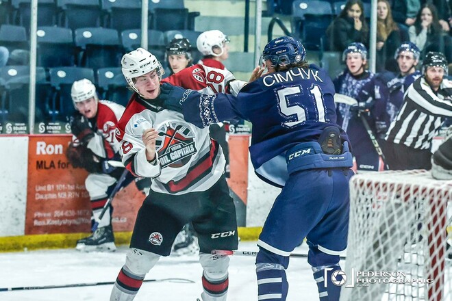 Дев’ята Українська ніч у Канаді завершилася бійкою за участю Сімчука