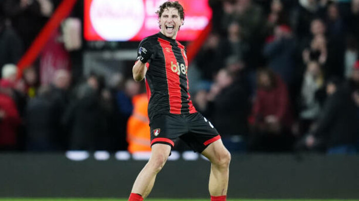 ВІДЕО. Забарний розповів про користь ice-bath. Навіщо він це робить?