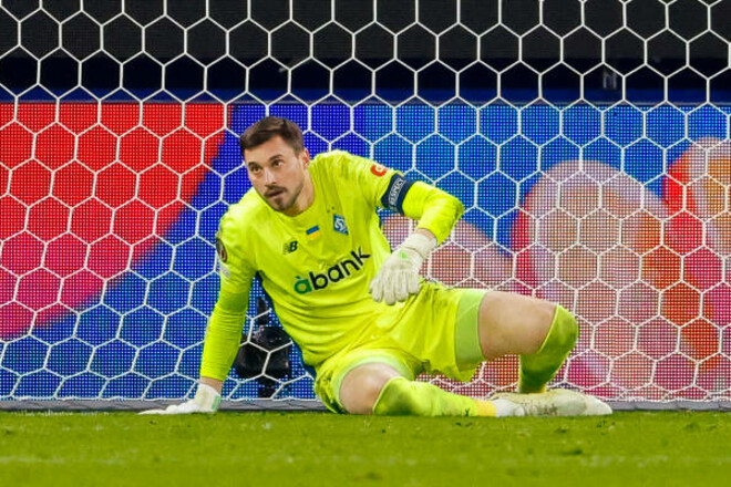 ВИДЕО. Бущан приземлился в Рияде для заключения контракта с Аль-Шабабом