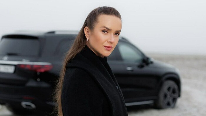 ФОТО. На стилі в чорному. Світоліна та Mercedes-Benz розпочали співпрацю