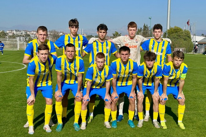 Провели два спаринги. Шахтар U-19 зіграв з Вайле та Гонведом