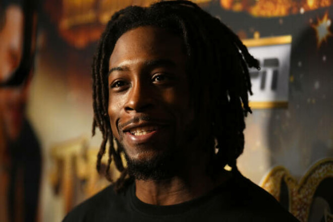 «Перший раунд». Девіс пообіцяв нокаутувати українського чемпіона