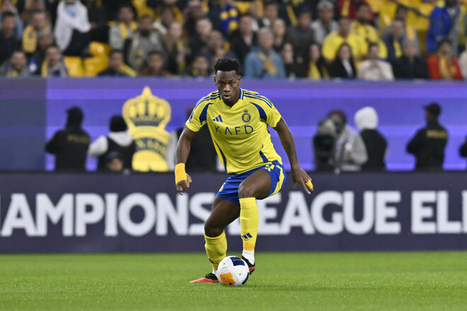 Через дівчину Дуран буде літати на тренування Аль-Насра з Бахрейну