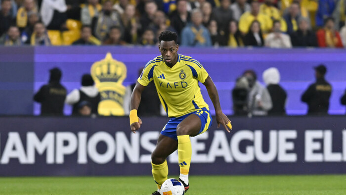 Через дівчину Дуран буде літати на тренування Аль-Насра з Бахрейну