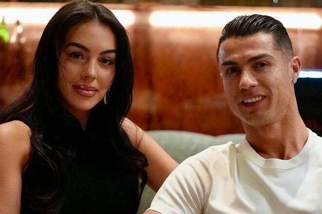 ФОТО. Криштиану Роналду показал с кем отмечал 40-й день рождения