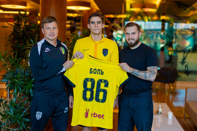 ОФІЦІЙНО. Олександрія підписала контракт з ексзахисником Динамо