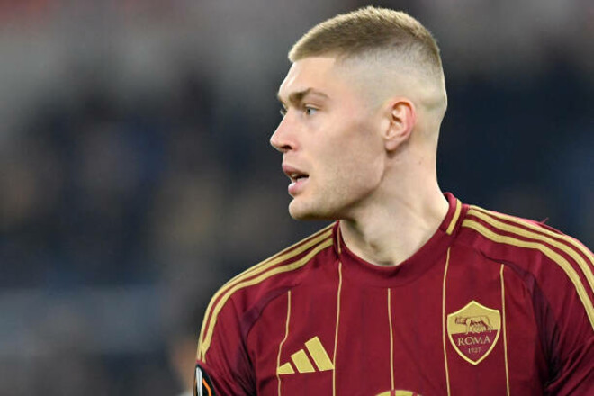 Довбик двумя словами откровенно отреагировал на слухи о травме