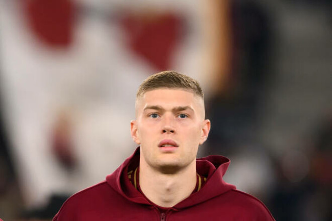 Экс-игрок Ромы: «Довбика нужно обслуживать наилучшим образом»