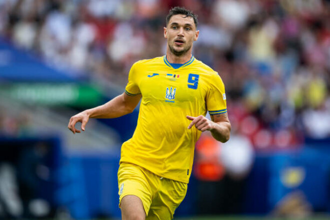 В клубе Серии А пояснили, почему сорвался трансфер форварда сборной Украины