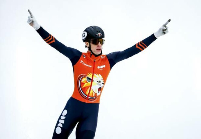 Шорт-трек. Нідерландці виграли чоловічу естафету на етапі Світового туру