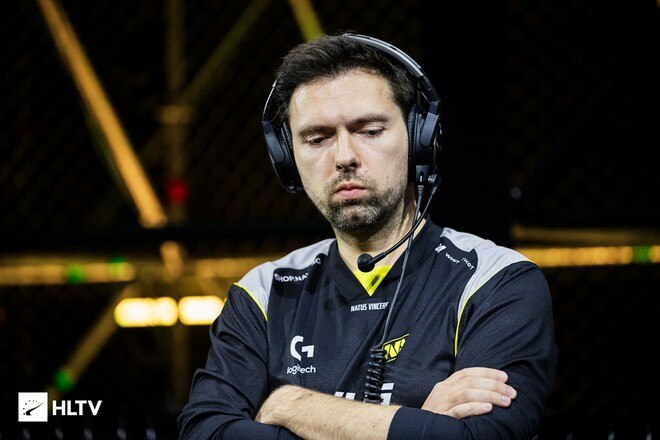 «Это всё из-за нервов и ошибок». Тренер NAVI о поражении от Spirit
