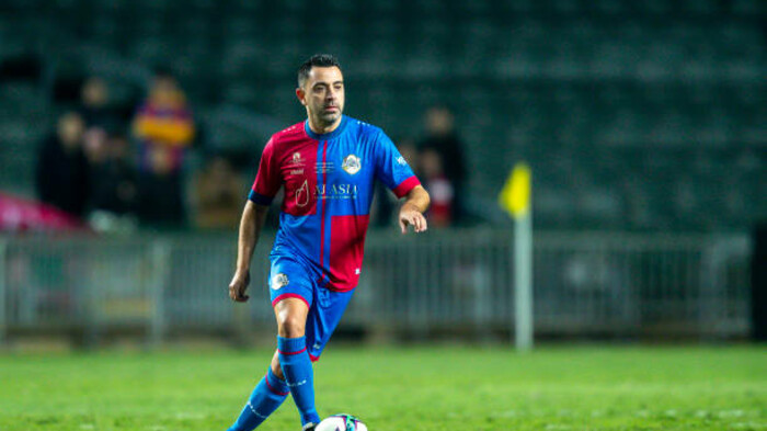 ВІДЕО ДНЯ. Хаві застали вуличні репери Барселони. Це потрібно бачити