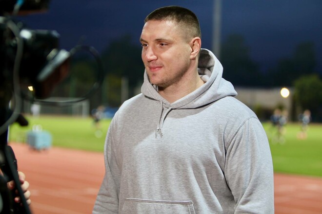 ФОТО. Знаменитый украинский боксер посетил матч киевского Динамо