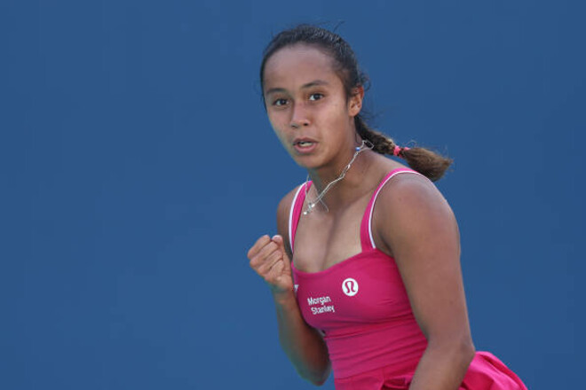 ВИДЕО. Как 9-я ракетка мира с разгромом вылетела из супертурнира в Катаре