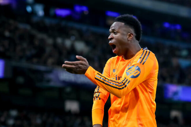 ФОТО. «Где твой Золотой мяч?» Винисиус остроумно ответил фанатам Ман Сити