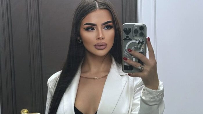 ВІДЕО. Дівчина зірки Динамо знялась в еротичному образі поруч з дитиною