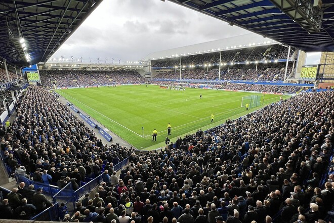 Будет ли играть Миколенко в дерби? Известны составы Эвертона и Ливерпуля