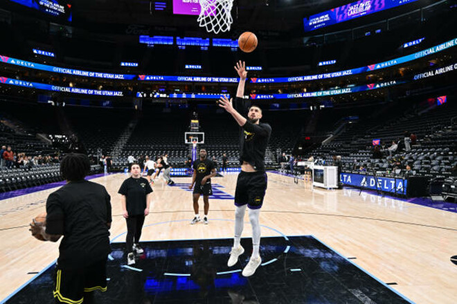 Тренер Лейкерс оценил игру Лэня в дебютном матче