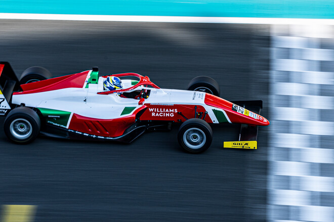 Олександр Бондарев у кваліфікації 2025 F4 Middle East. Дивитися онлайн LIVE