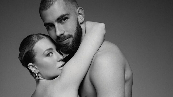 ФОТО. Український воротар і його дівчина знялися в оголеній фотосесії