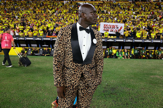 От поражения не спасло. Необычный образ тренера Барселоны из Эквадора