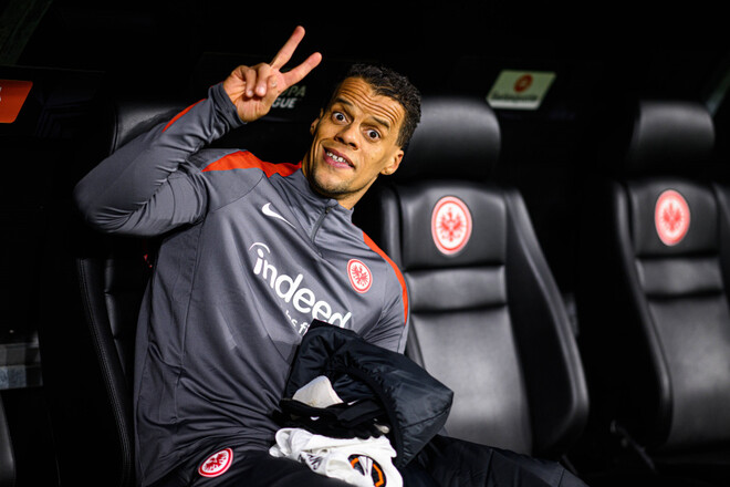 ОФІЦІЙНО. Айнтрахт продовжив контракт з ветераном команди