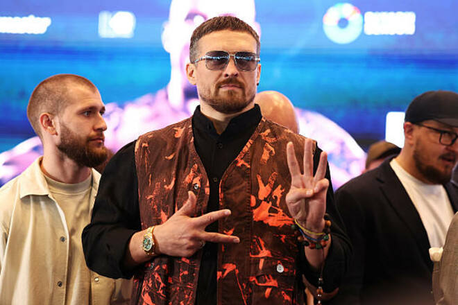 Легенда бокса: «Только Дюбуа смог сделать это. Усик задумался»