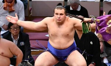 Сумоист из Украины победил в Японии борца с самым высоким титулом