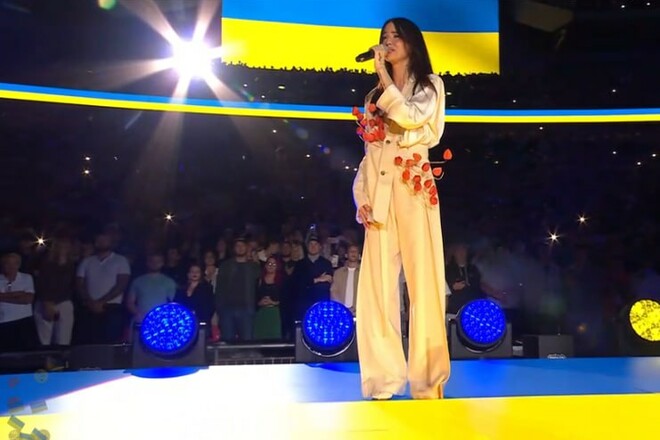 ВИДЕО. Дорофеева спела гимн Украины на Уэмбли перед боем Усика и Дюбуа