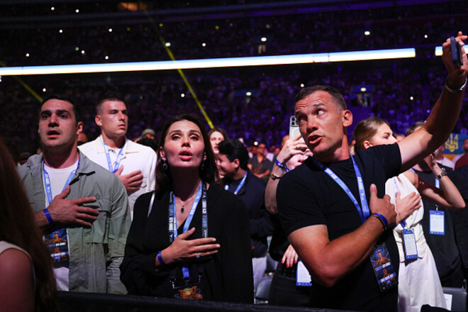 ФОТО. Андрей Шевченко приехал на Уэмбли на бой Усика и Дюбуа за абсолют