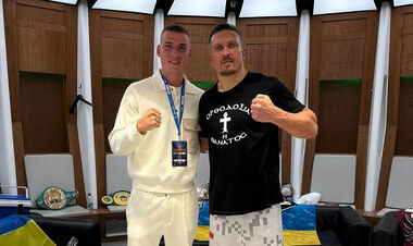 ФОТО. Лунін сфотографувався з Усиком і Лапіним на великому шоу боксу