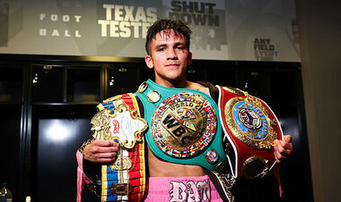 Джесси Родригес объединил титулы, тренер соперника не выдержал избиения