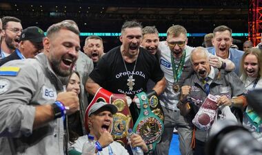 Усик відповів на запитання, чи є він найкращим боксером в історії