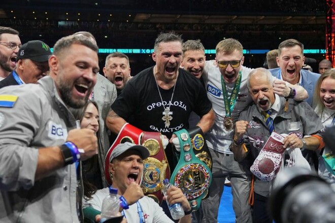 Усик відповів на запитання, чи є він найкращим боксером в історії