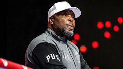 Тренер Дюбуа назвал причину поражения боксера в бою с Усиком