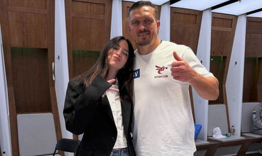 ФОТО. Двое крымчан на Уэмбли: DOROFEEVA поделилась увиденным на бою Усика