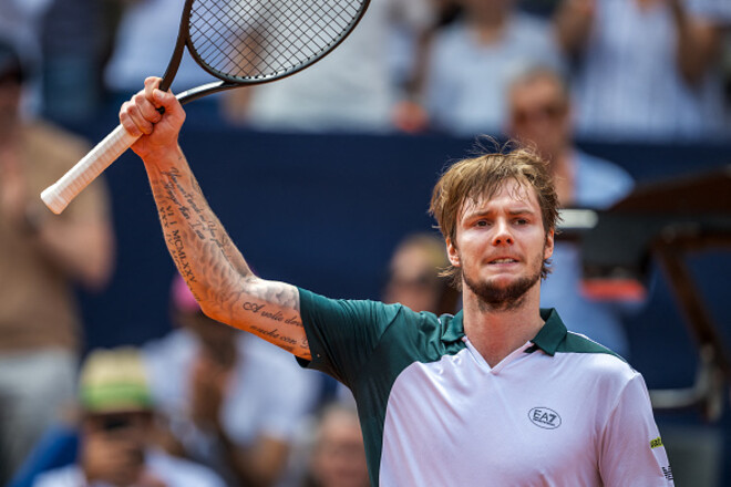 Первый трофей на грунте в карьере. Определен победитель турнира в Гштааде