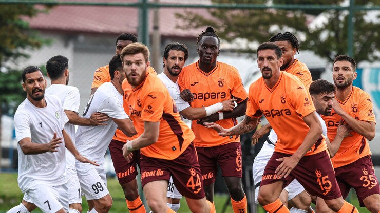 З голом Сікана. Трабзонспор розгромив суперника в контрольному матчі