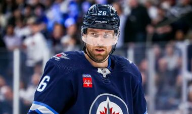 Самый результативный игрок в истории Виннипега завершил карьеру