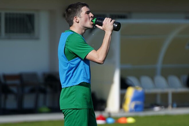 Повторний розрив хрестів. Лікар прокоментував травму захисника Карпат