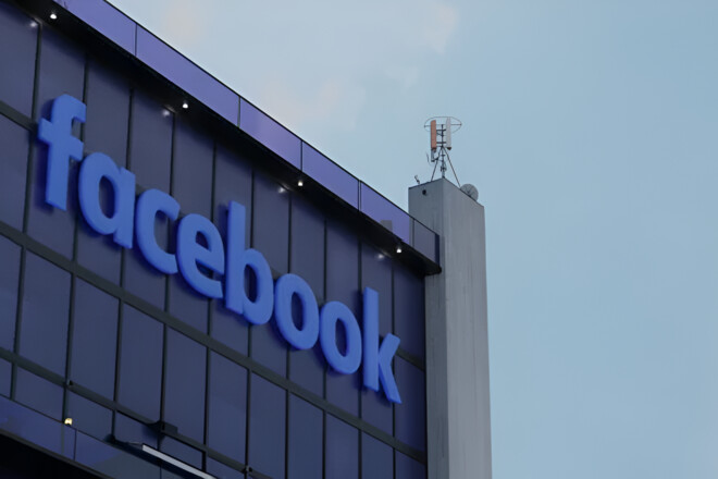 Facebook в Індії блокує сторінки блогерів через нелегальний гемблінг