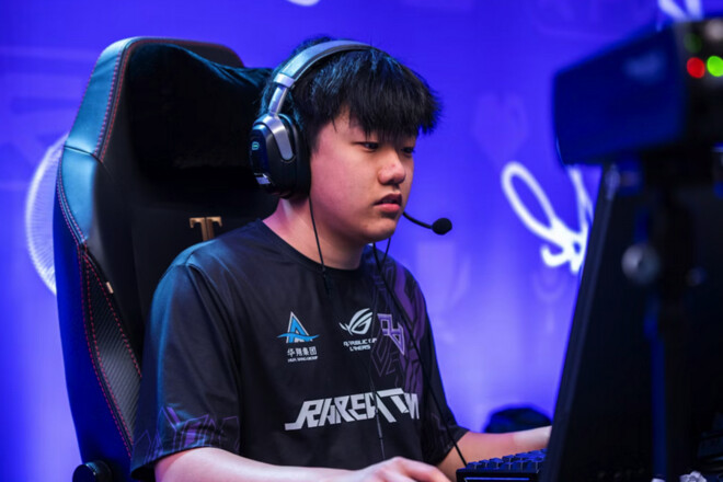 Китайский клуб неожиданно меняет снайпера после стремительного старта