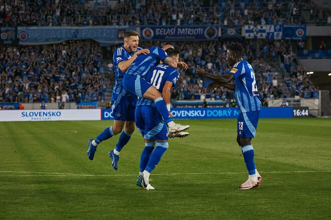 Кухаревич забив за Слован у Лізі чемпіонів. Його команда знищила Зрінськи