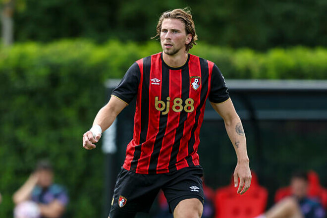 Отказать будет тяжело. Топ-клуб АПЛ предложил рекордную сумму по Забарному