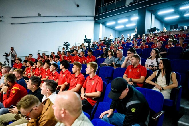 ОФІЦІЙНО. Стало відомо, хто замінить Минай у Першій лізі